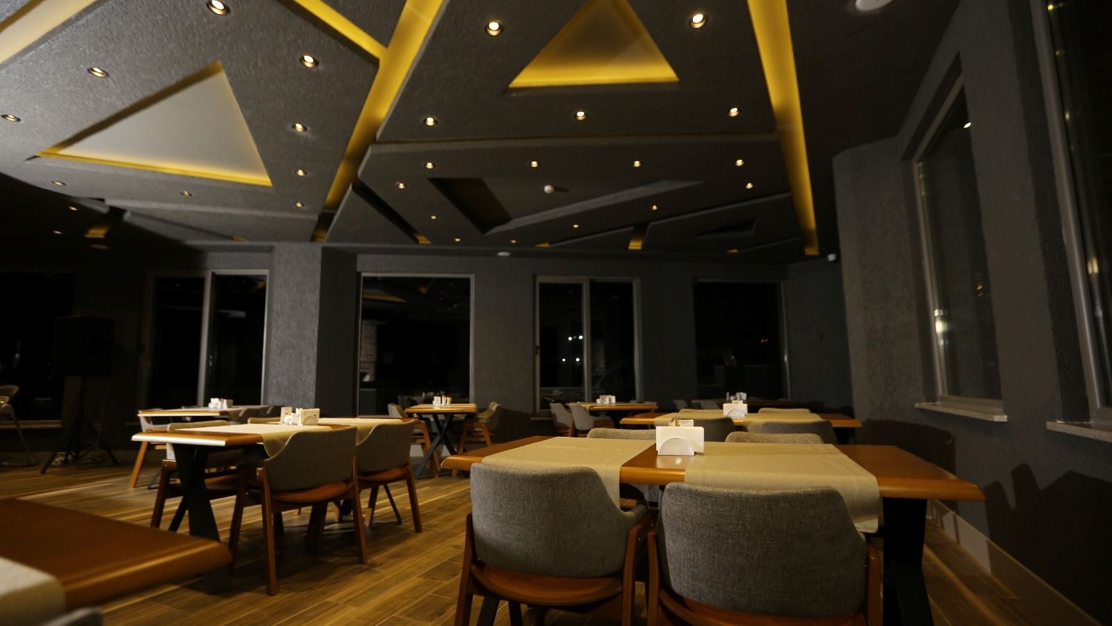 restaurants-resrtoran