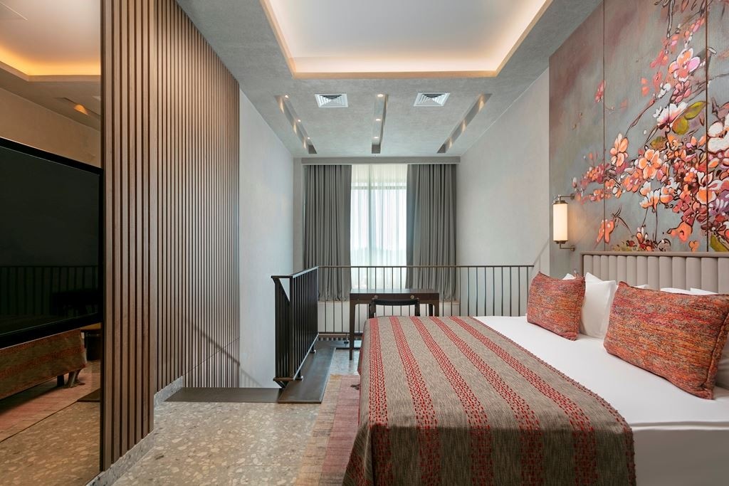 rooms-superior-dublex-swimup