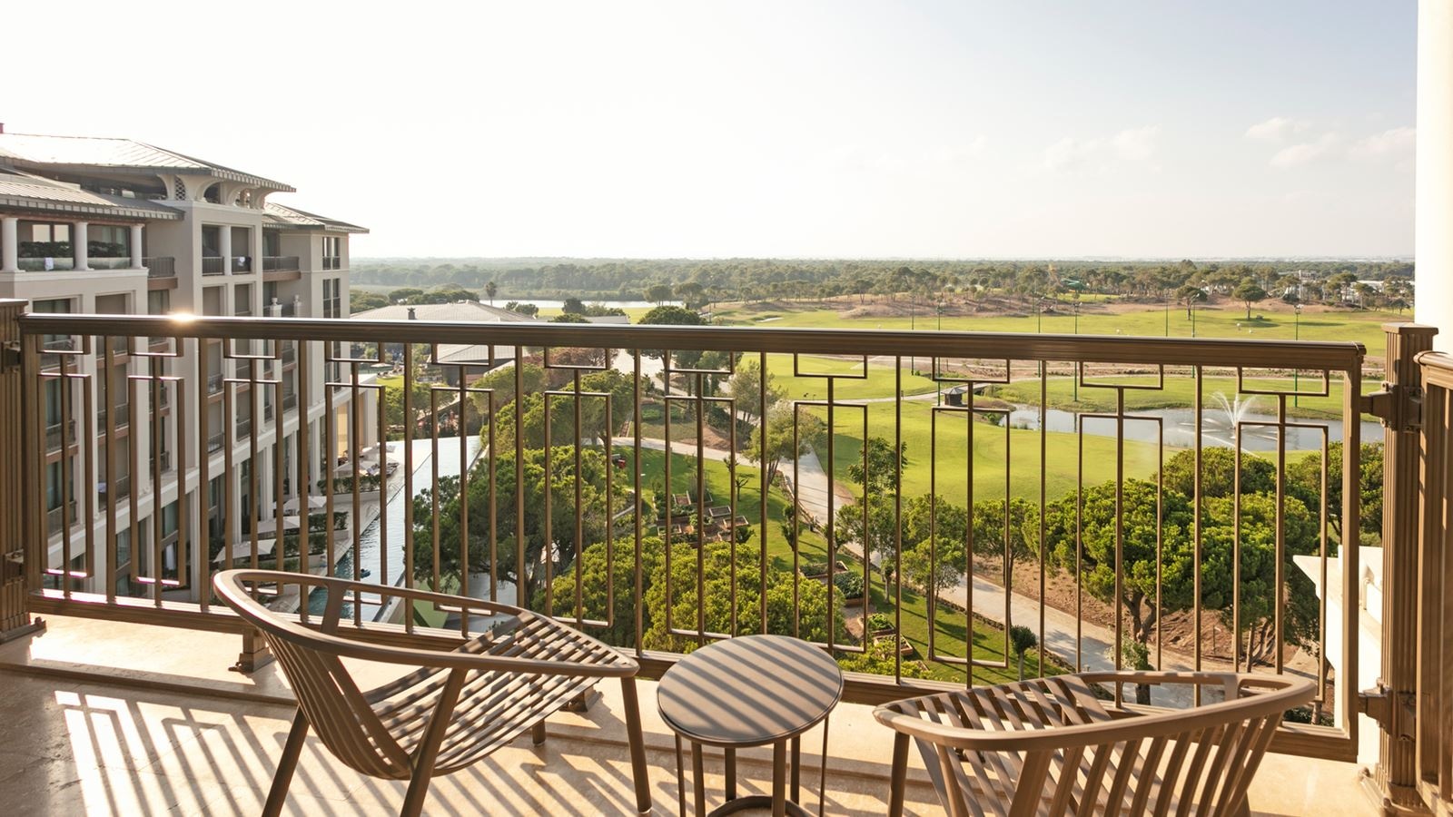 rooms-superior-room-golf-view