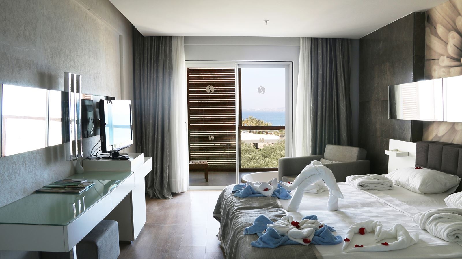 rooms-superior-room-with-jacuzzi