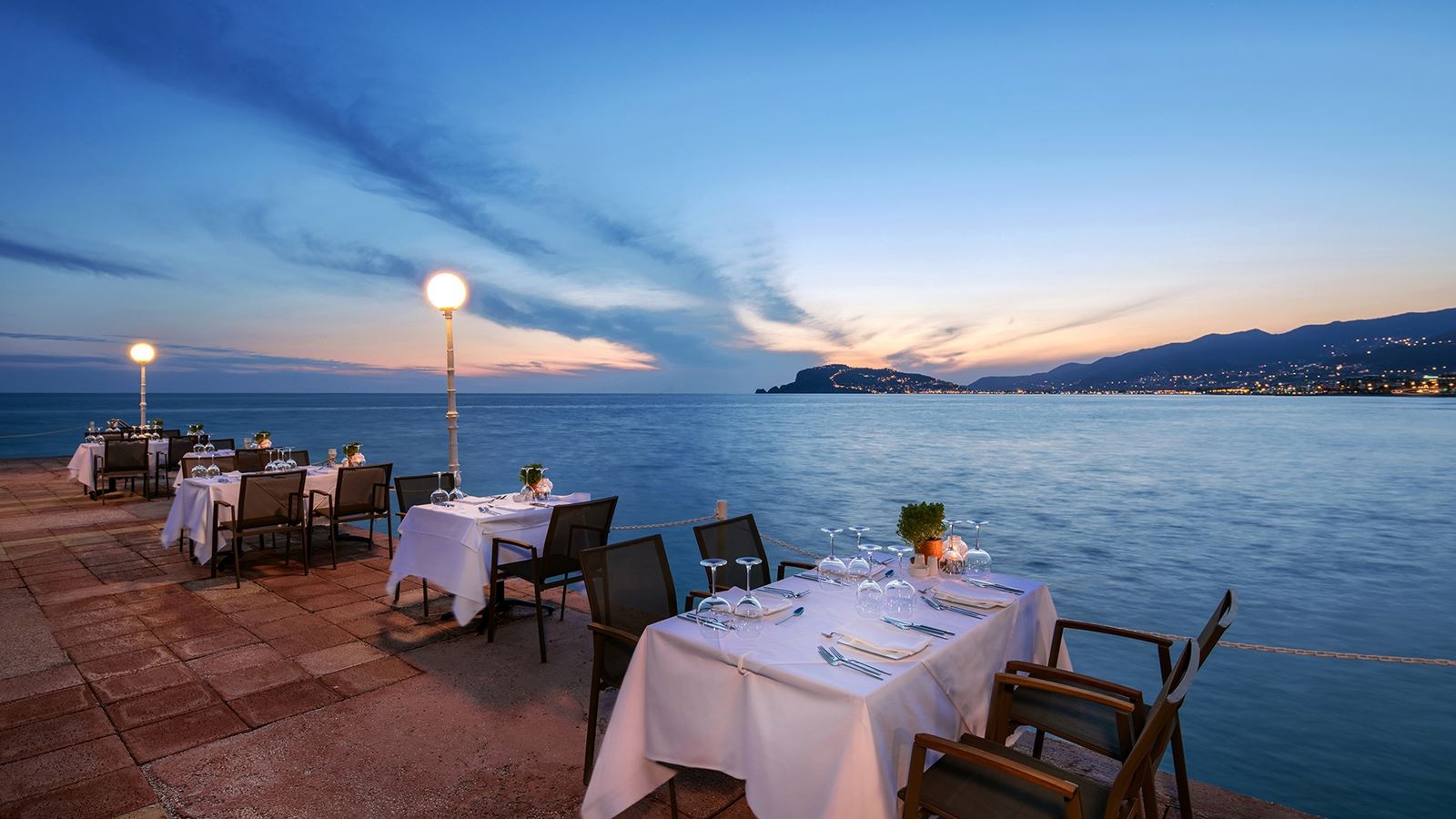 restaurants-sunset-fish-specialities
