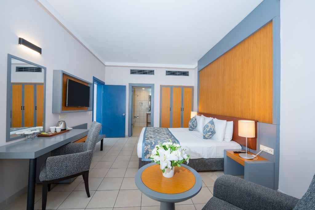 rooms-suite-room