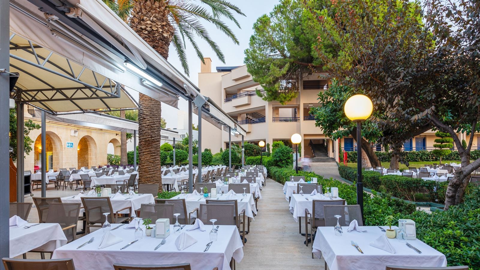 restaurants-madera-main-restaurant