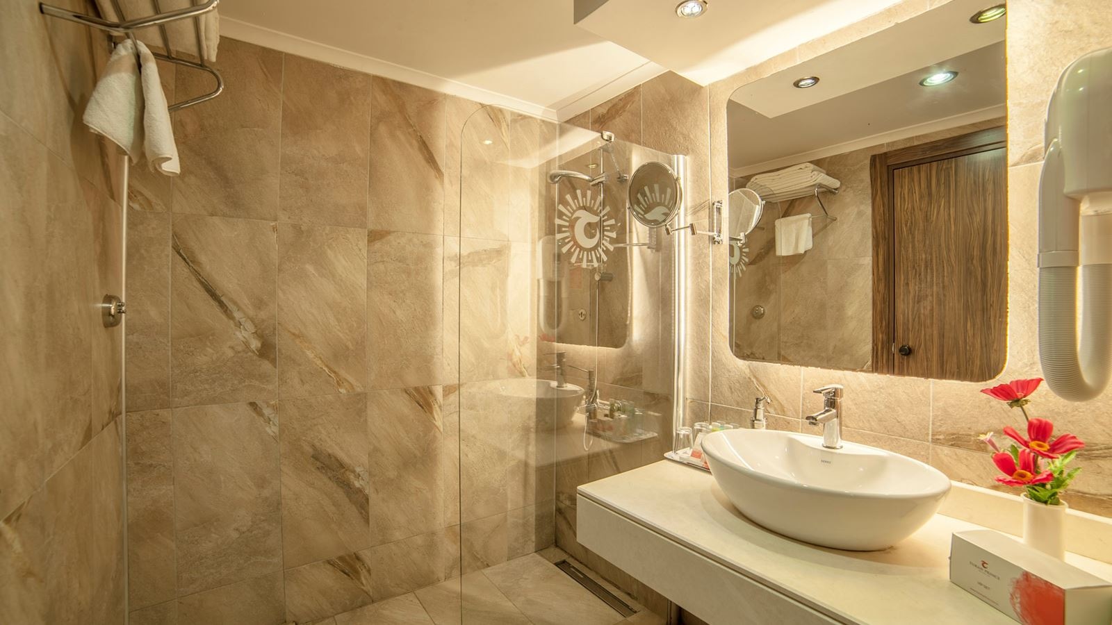 rooms-hotel-dublex-family-room-sea-view