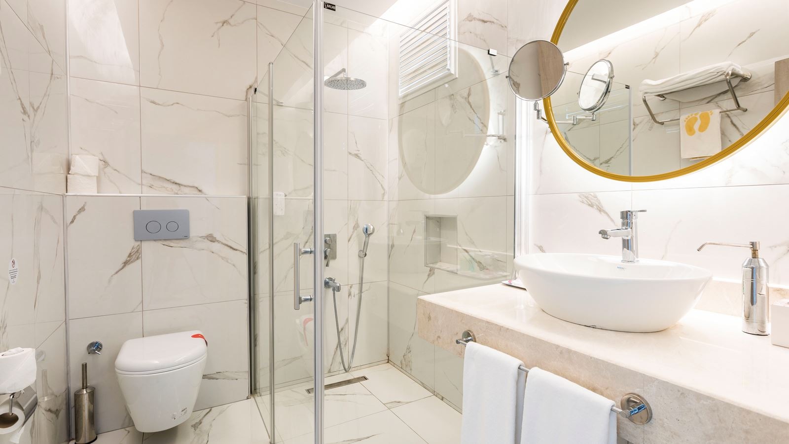 rooms-club-dublex-family-room