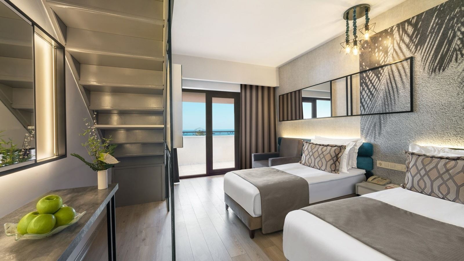 rooms-hotel-dublex-family-room-land-view