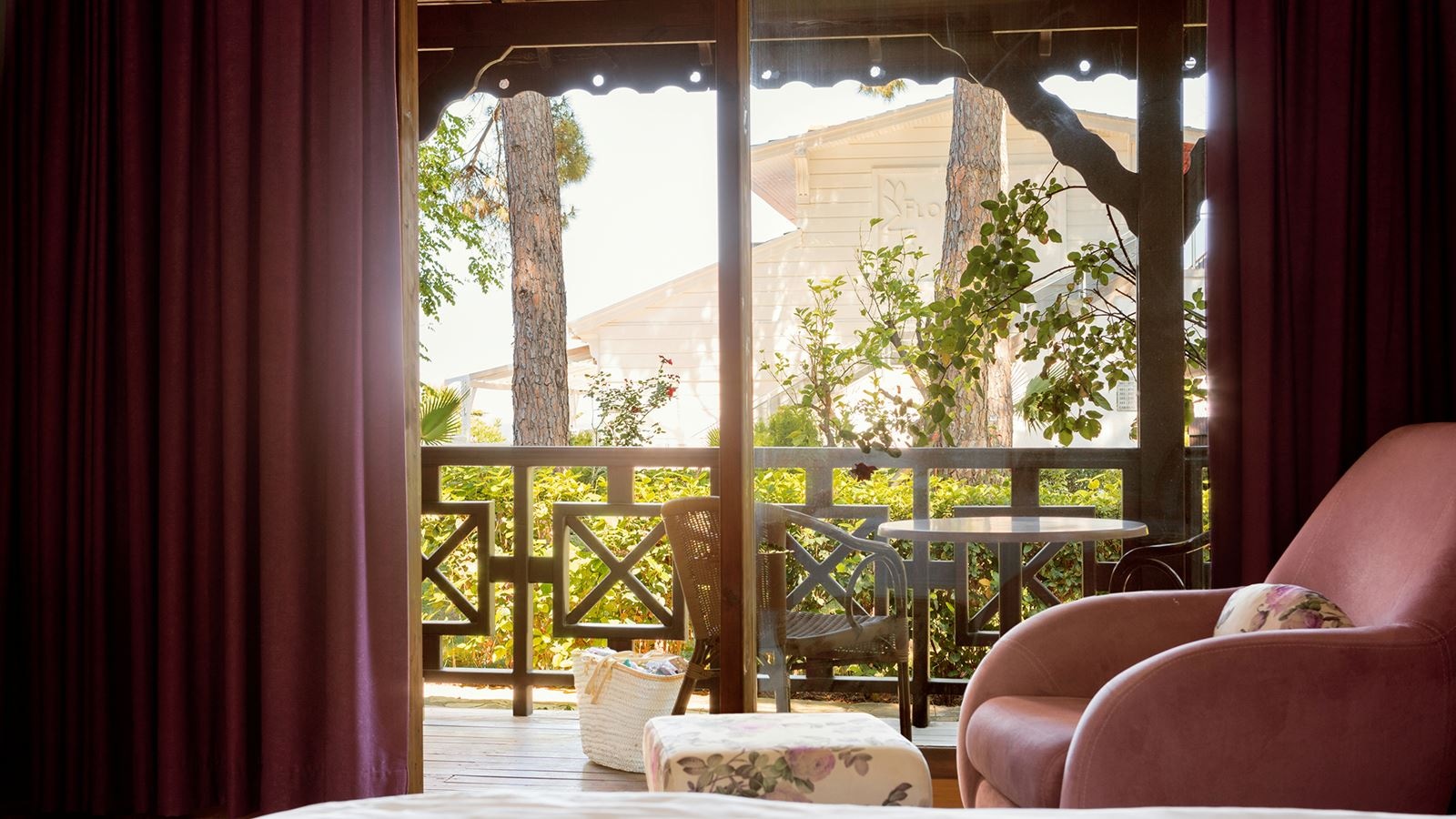 rooms-bungalow-garden-view