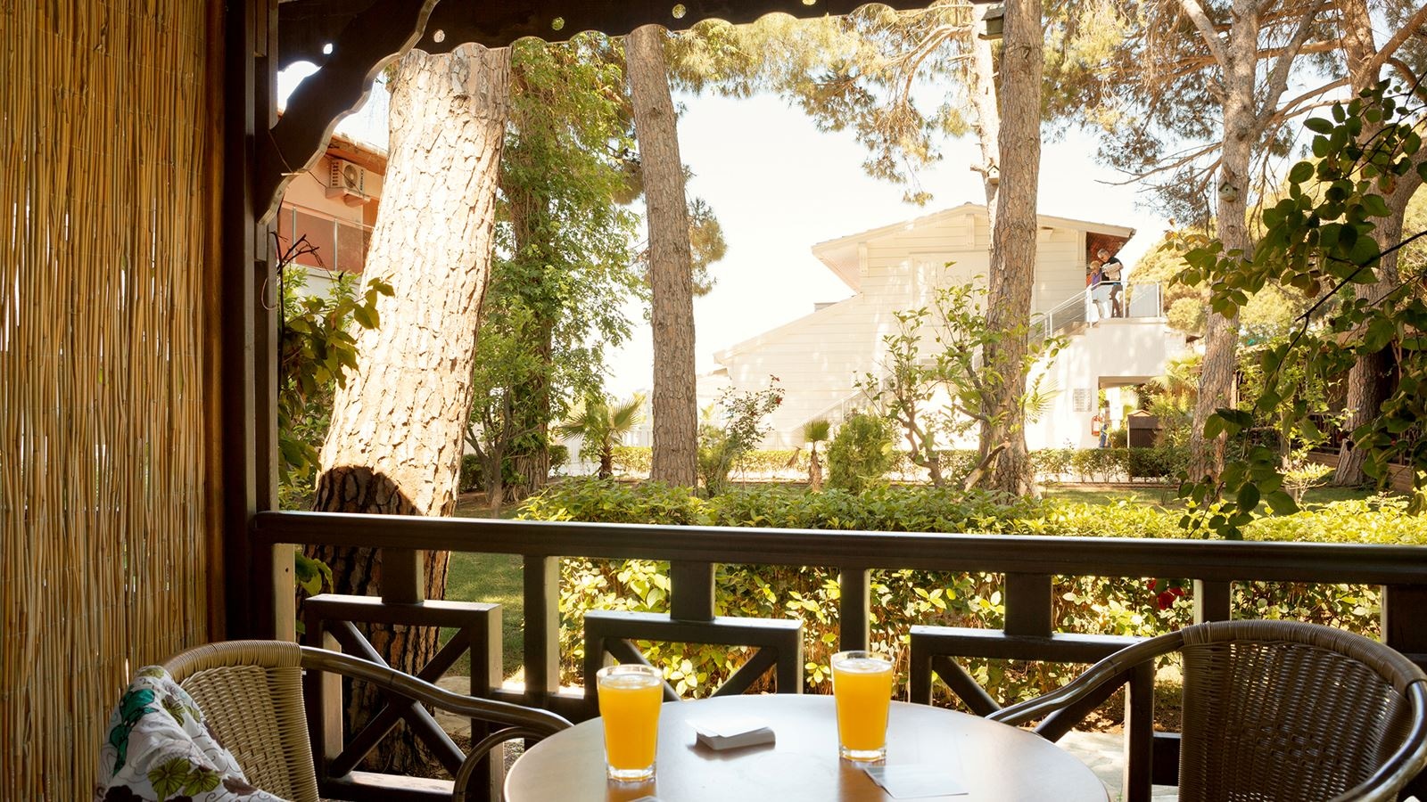 rooms-bungalow-garden-view