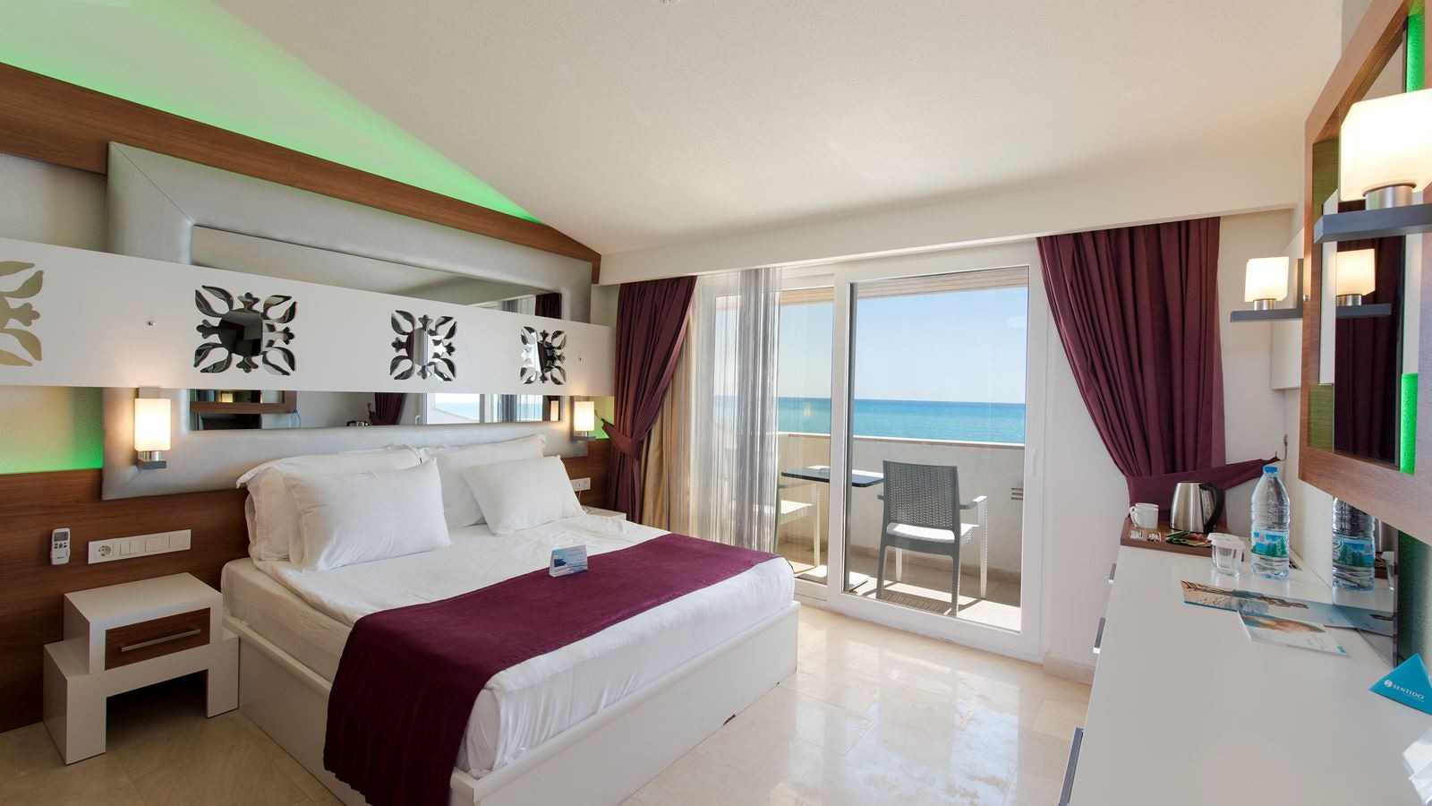 rooms-deluxe-sea-view