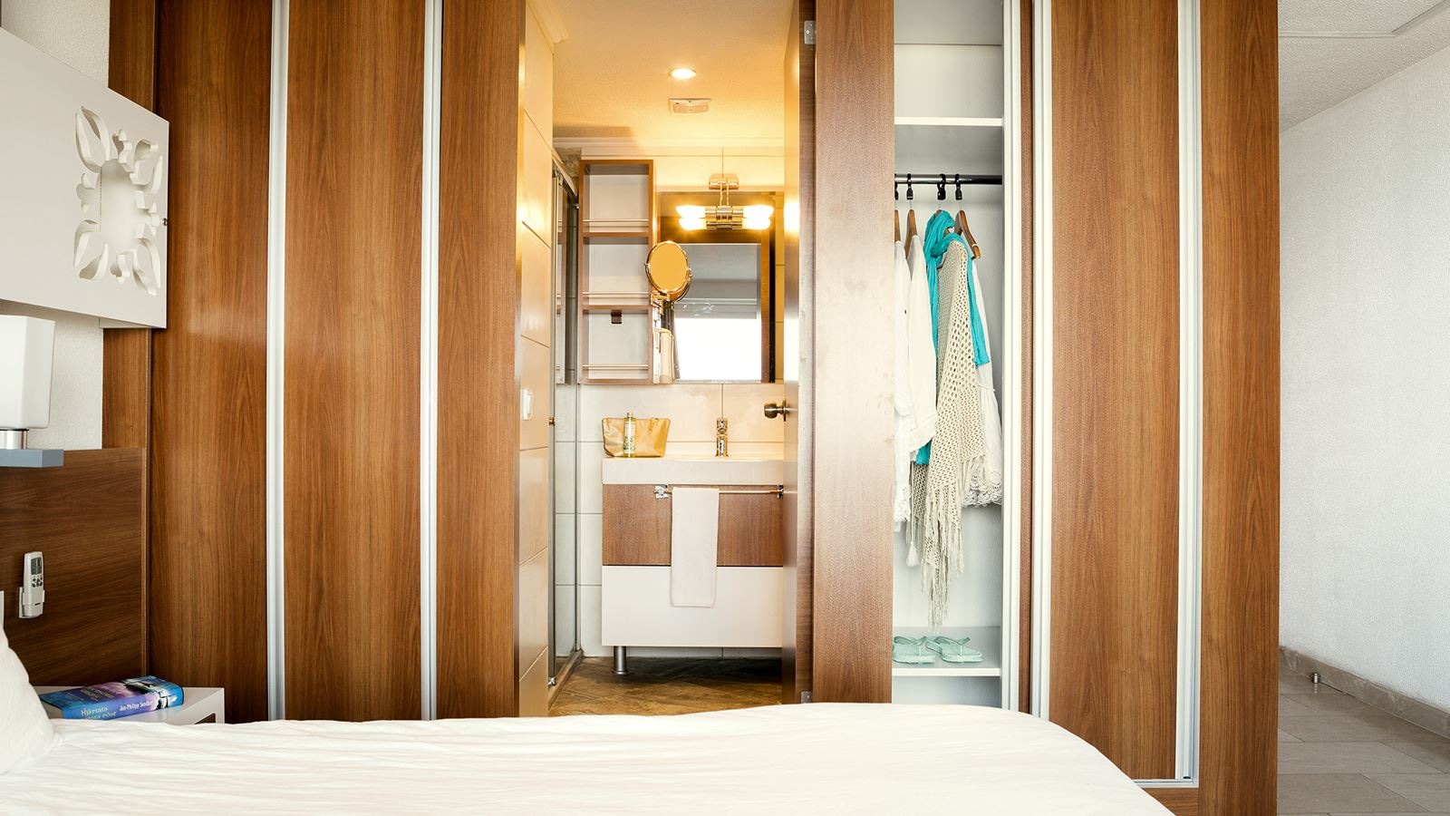 rooms-deluxe-sea-view