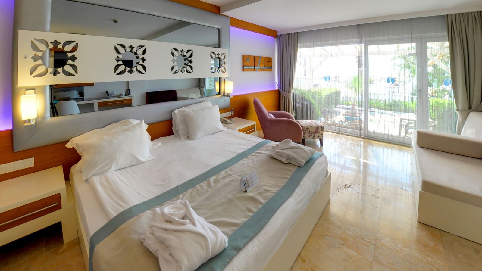 rooms-swimup-sea-view