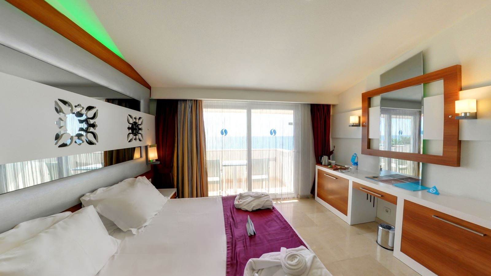 rooms-deluxe-sea-view