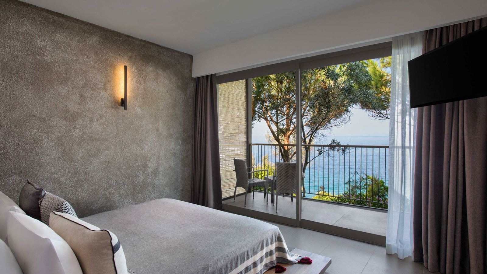 rooms-family-comfort-partly-sea-view