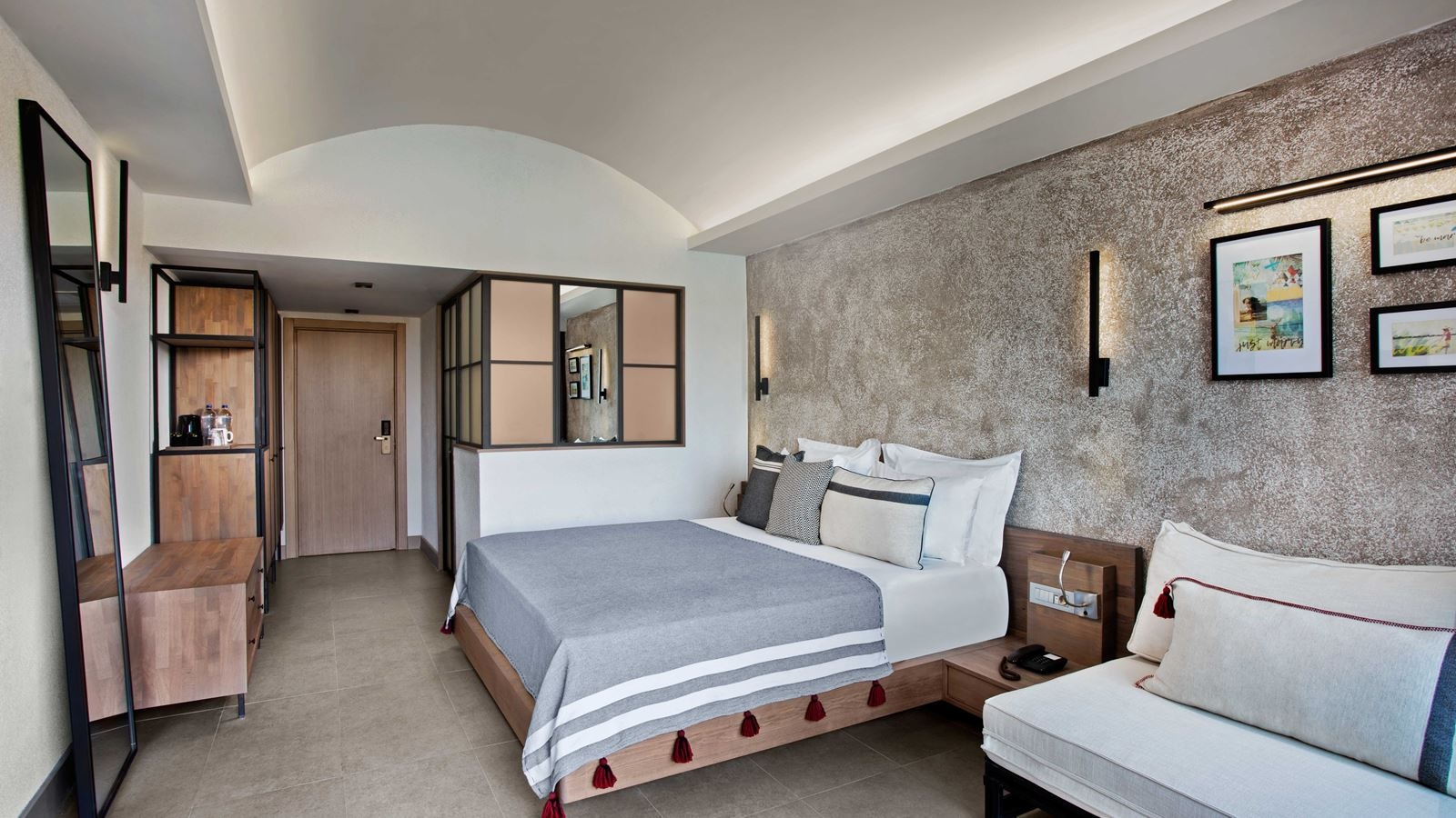 rooms-comfort-main-building-garden-view