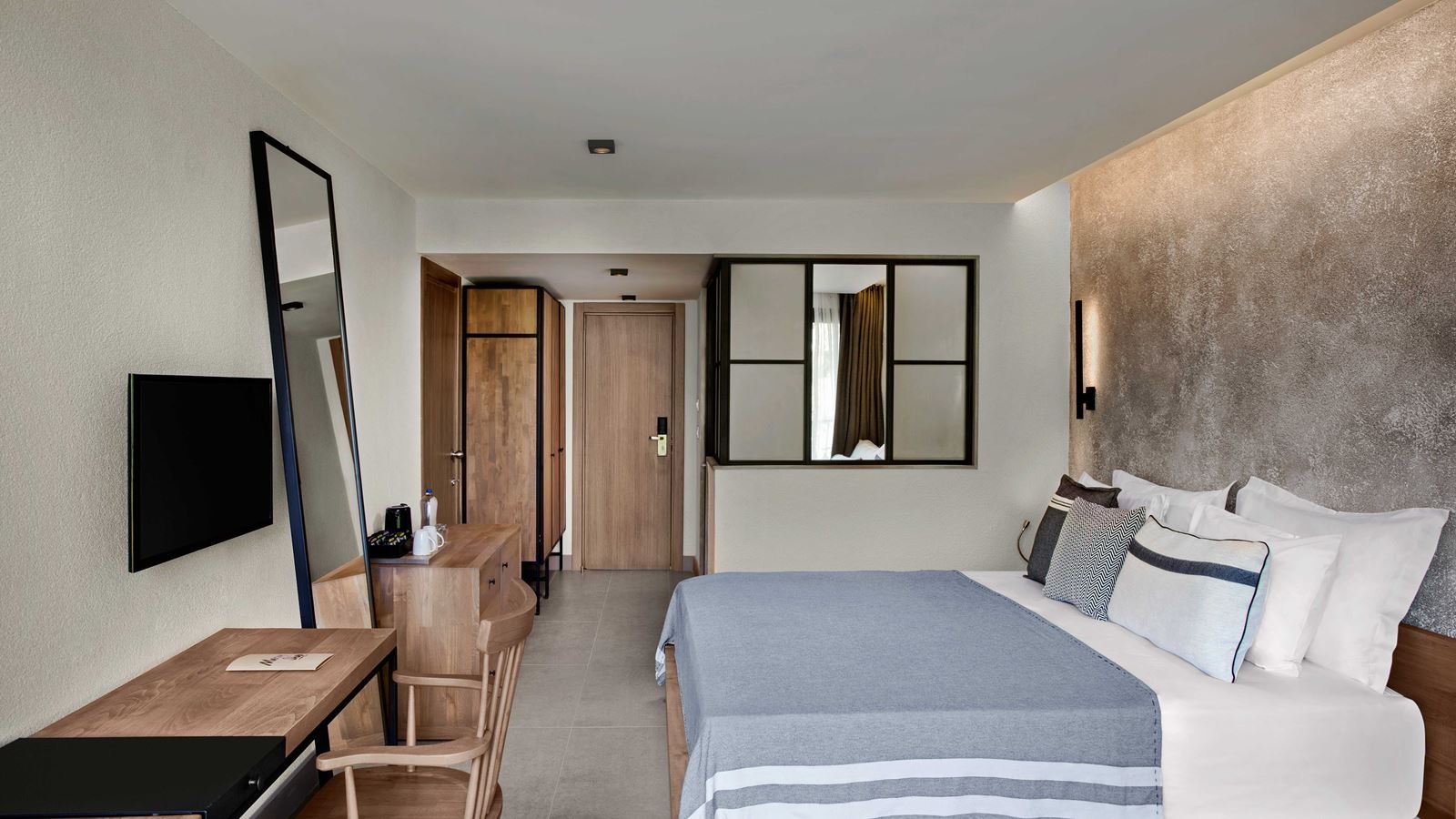 rooms-family-connection-garden-view