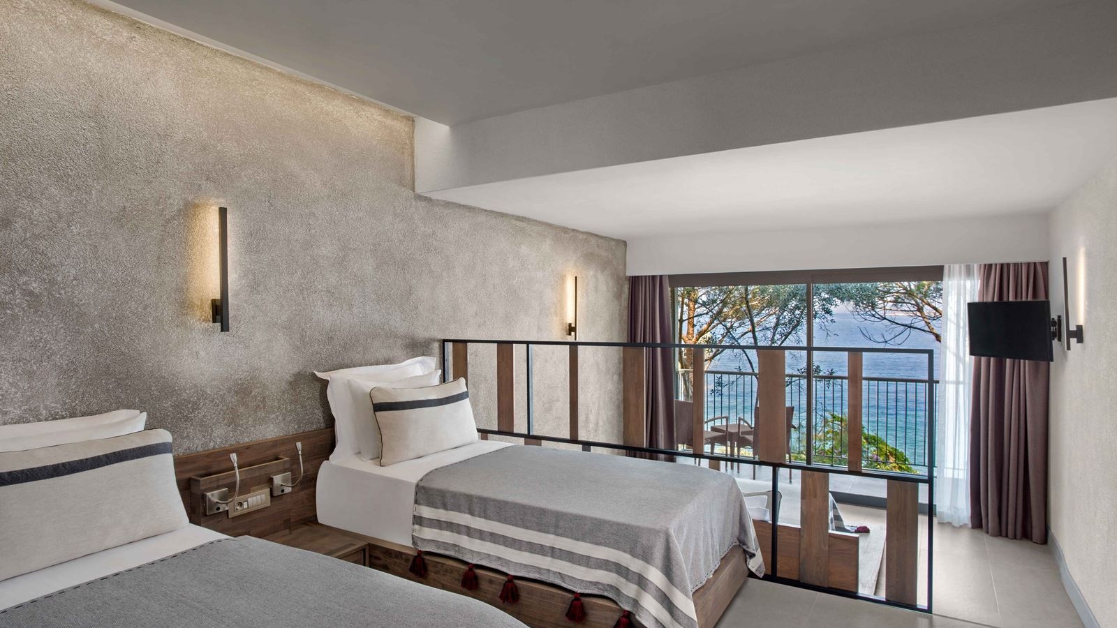 rooms-family-comfort-partly-sea-view