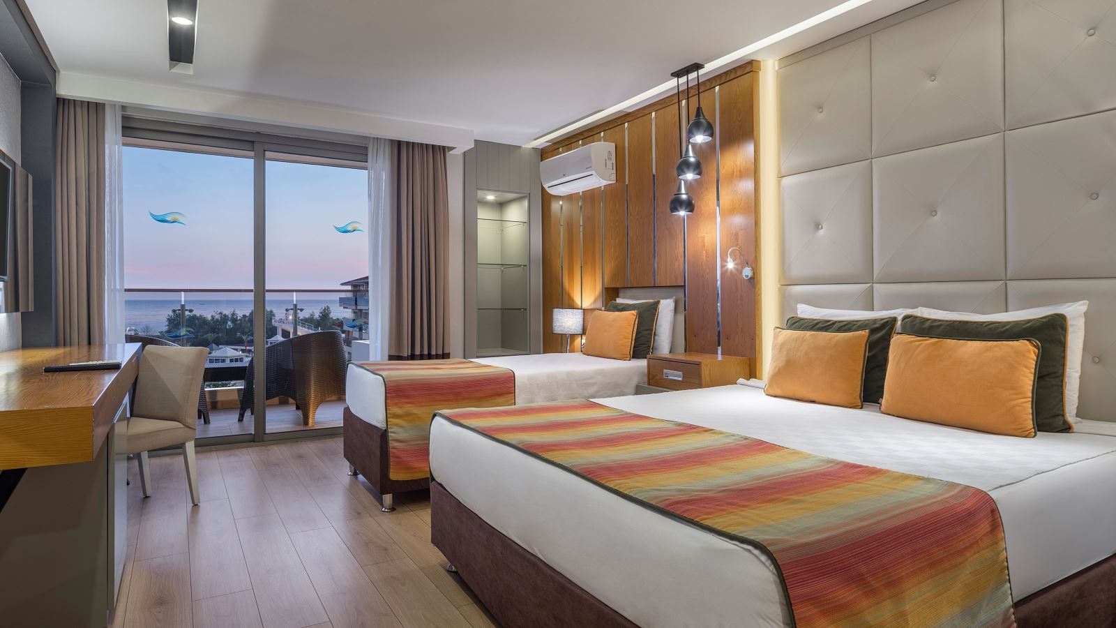 rooms-deluxe-deniz-manzarali-oda