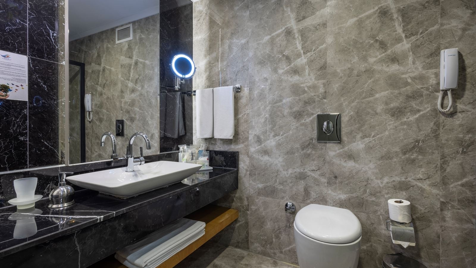 rooms-deluxe-deniz-manzarali-aile-odasi