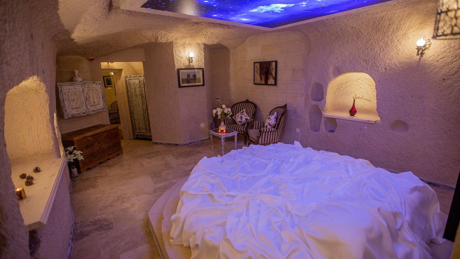 rooms-king-royal-suit