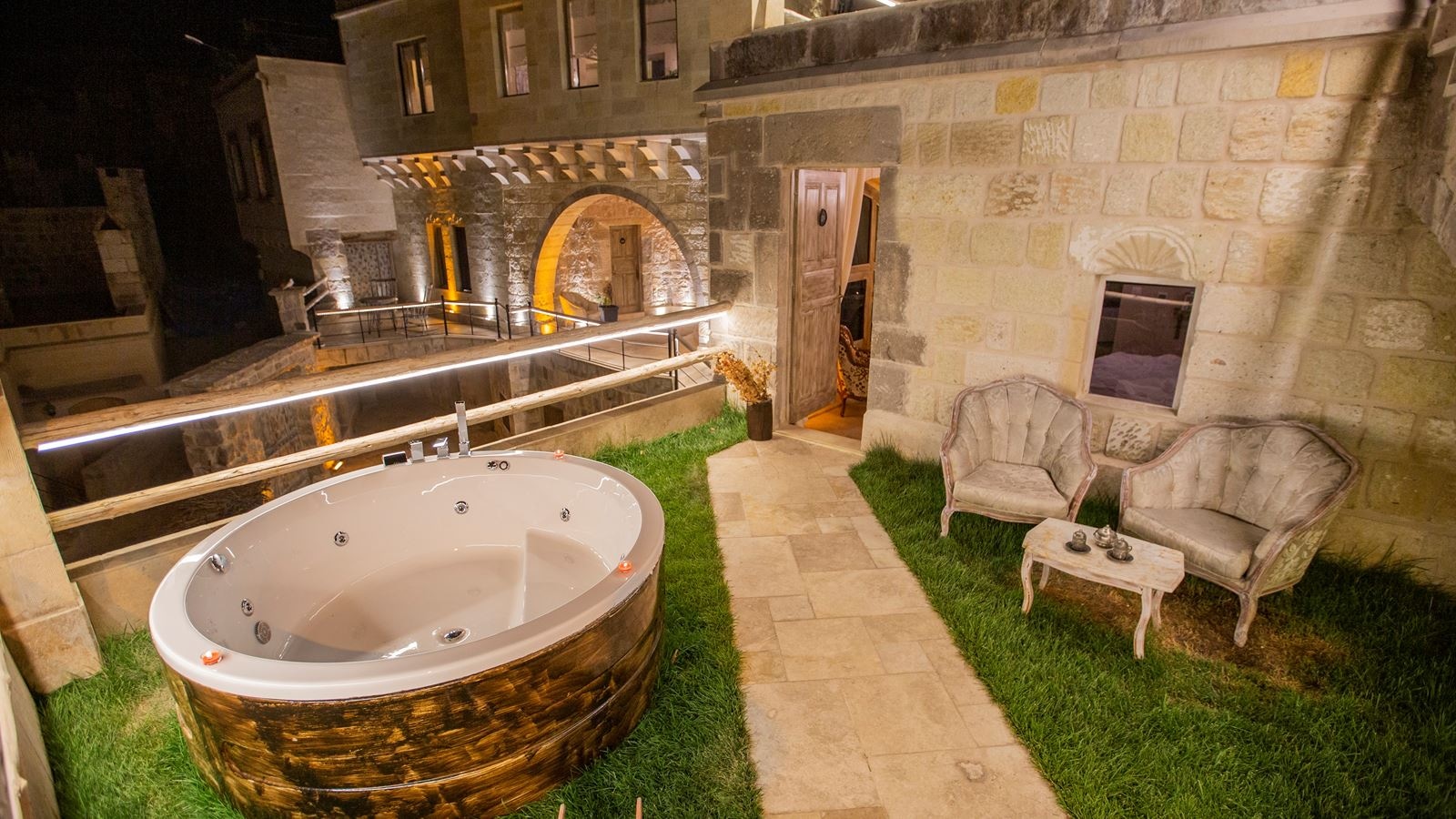 rooms-terasli-jakuzi-suit