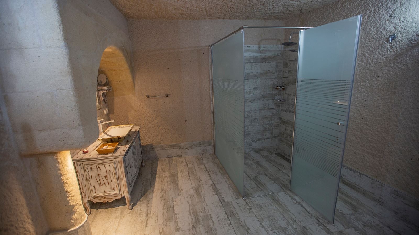 rooms-kaya-magara-suit