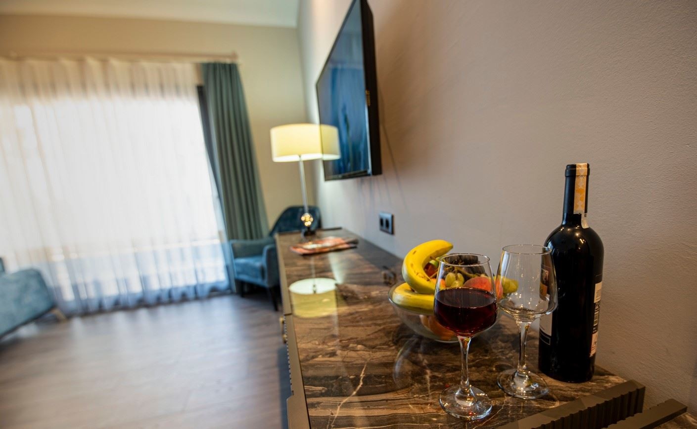 rooms-exclusive-room-land-view