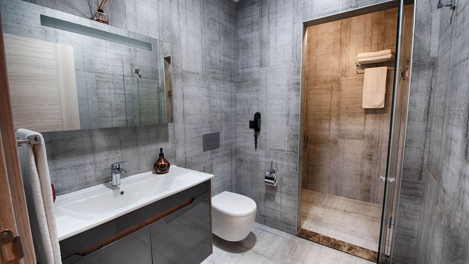 rooms-exclusive-room-land-view