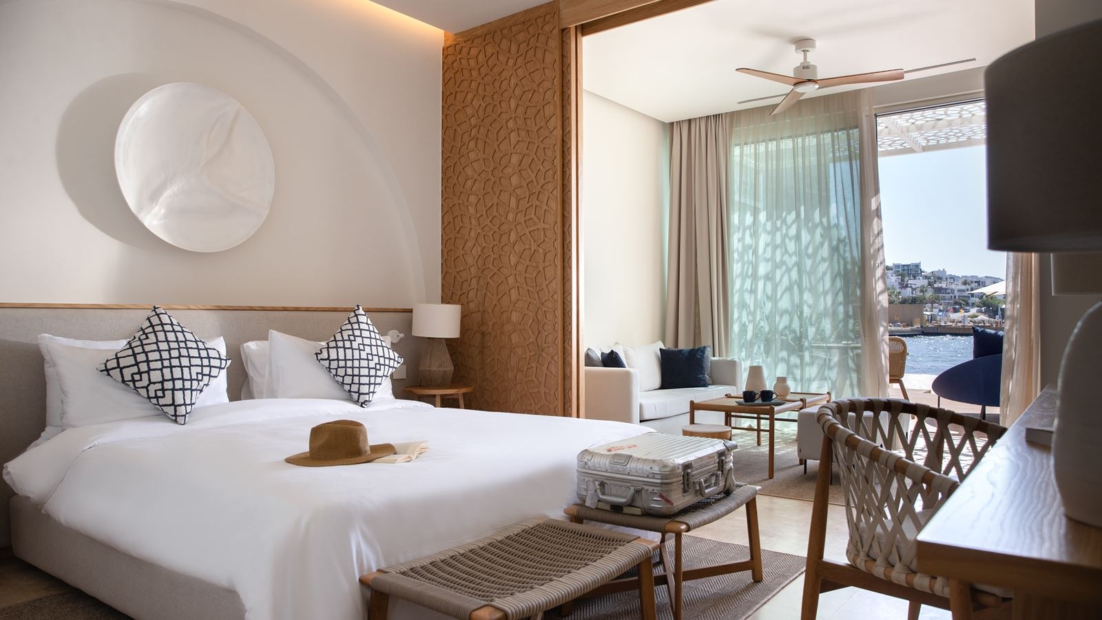 rooms-beachfront-panoramic-sea-view-room