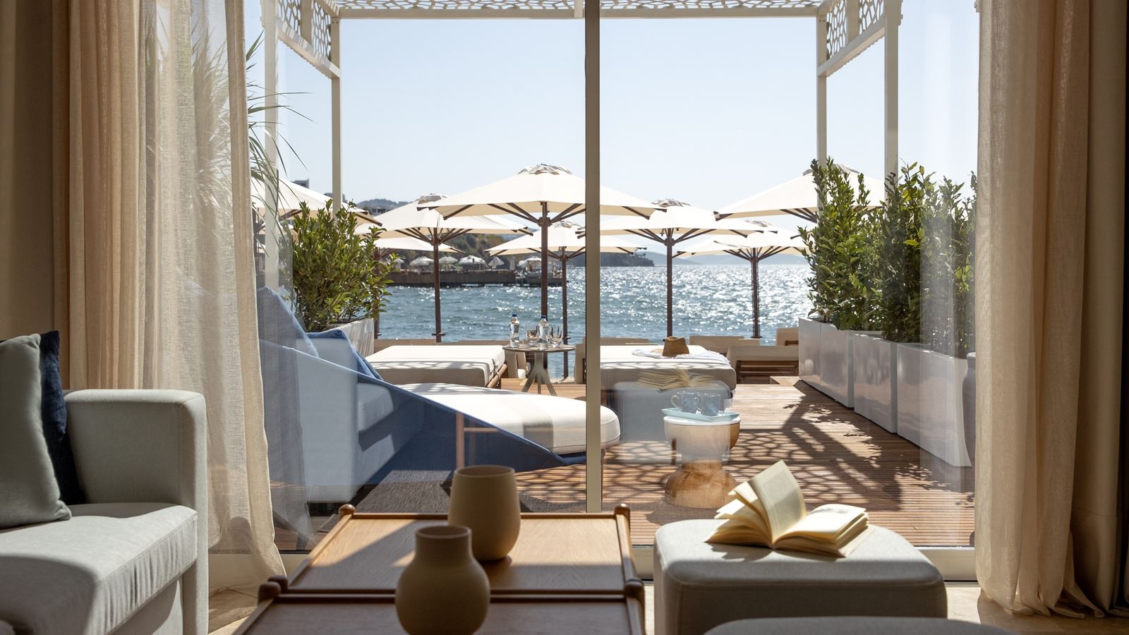 rooms-beachfront-panoramic-sea-view-room