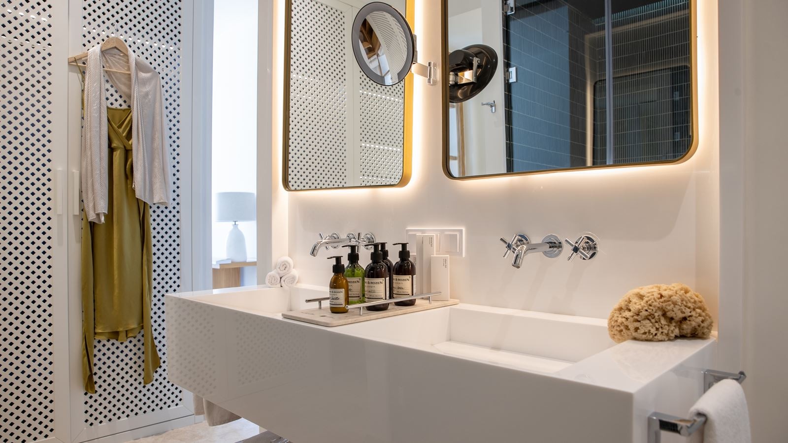 rooms-2-bedroom-panoramic-sea-view-suite-with-pool