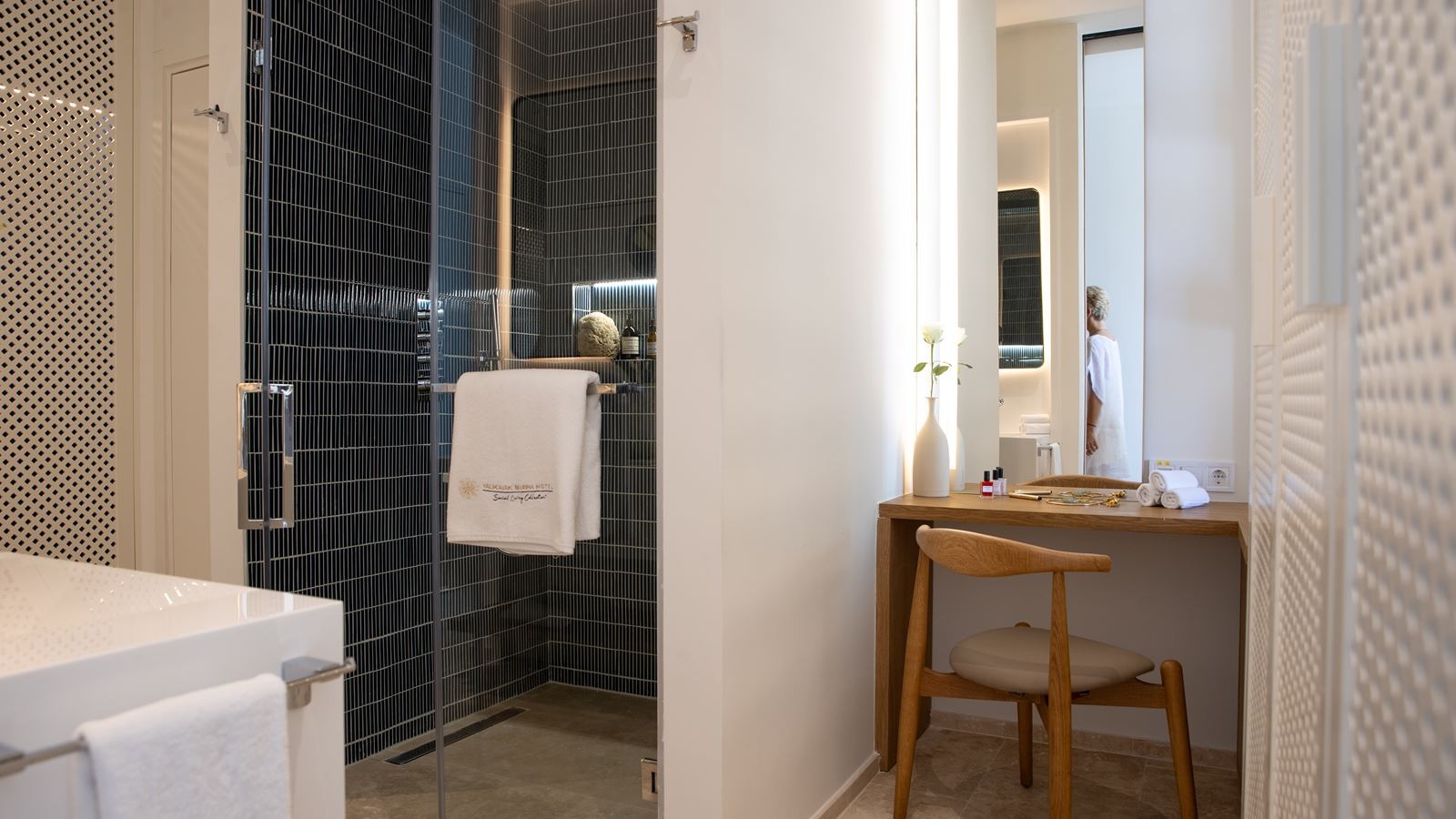 rooms-2-bedroom-panoramic-sea-view-suite-with-pool