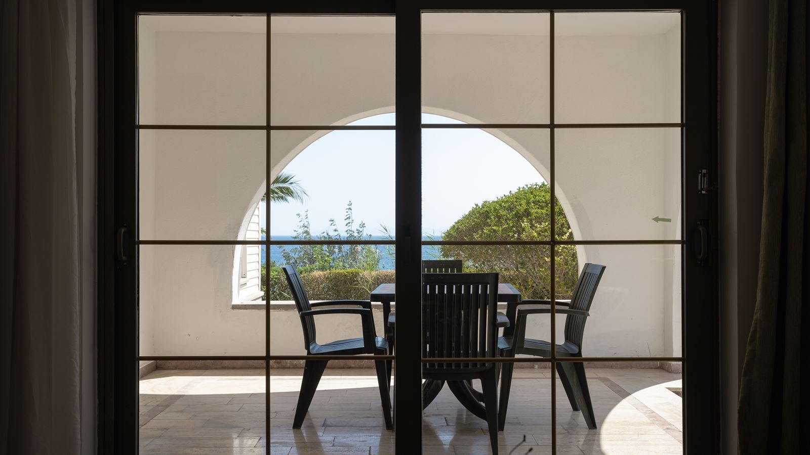 rooms-club-family-room