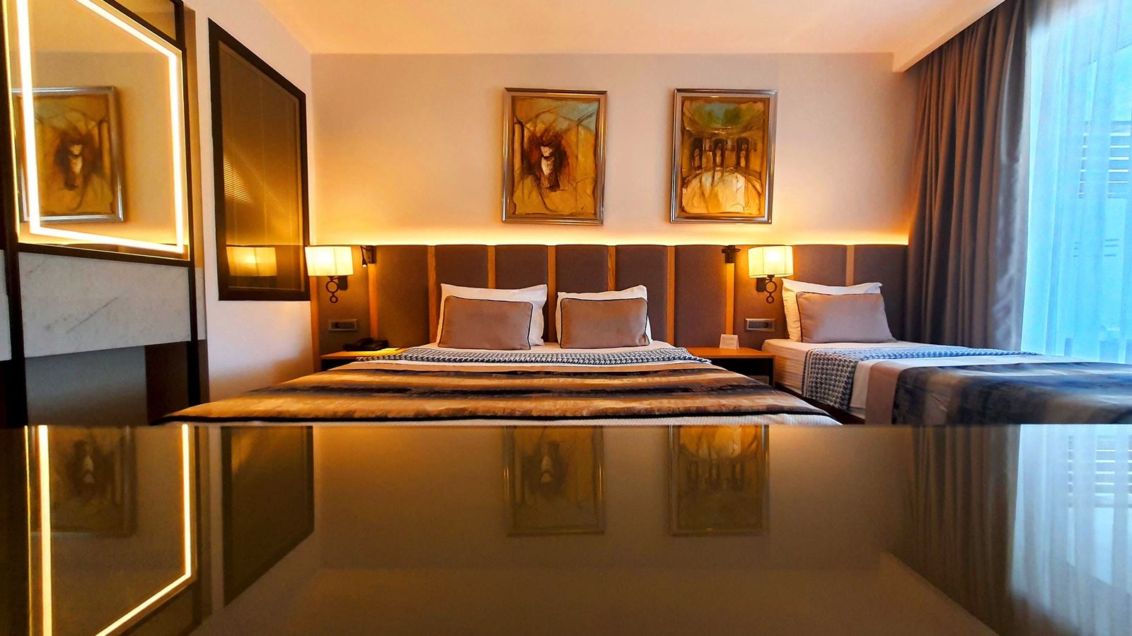 rooms-swim-up-deluxe-room