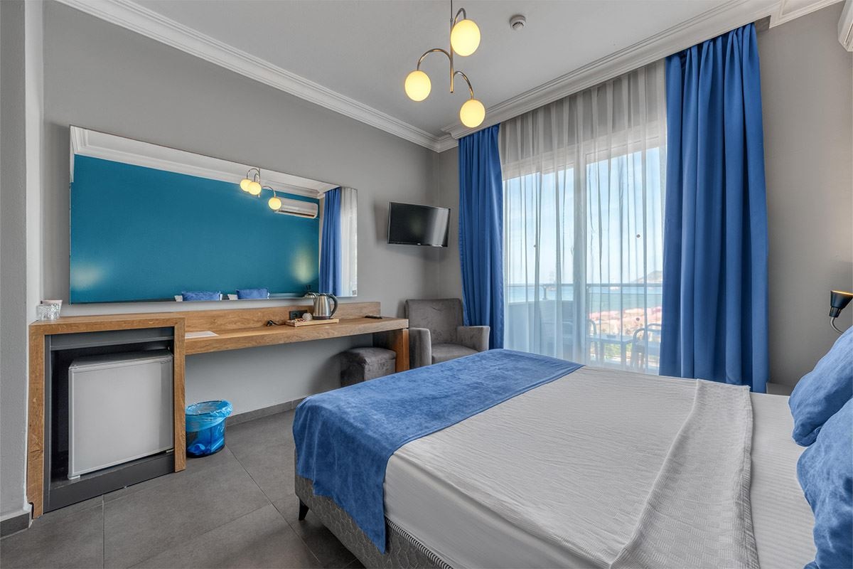 rooms-standard-room-side-sea-view