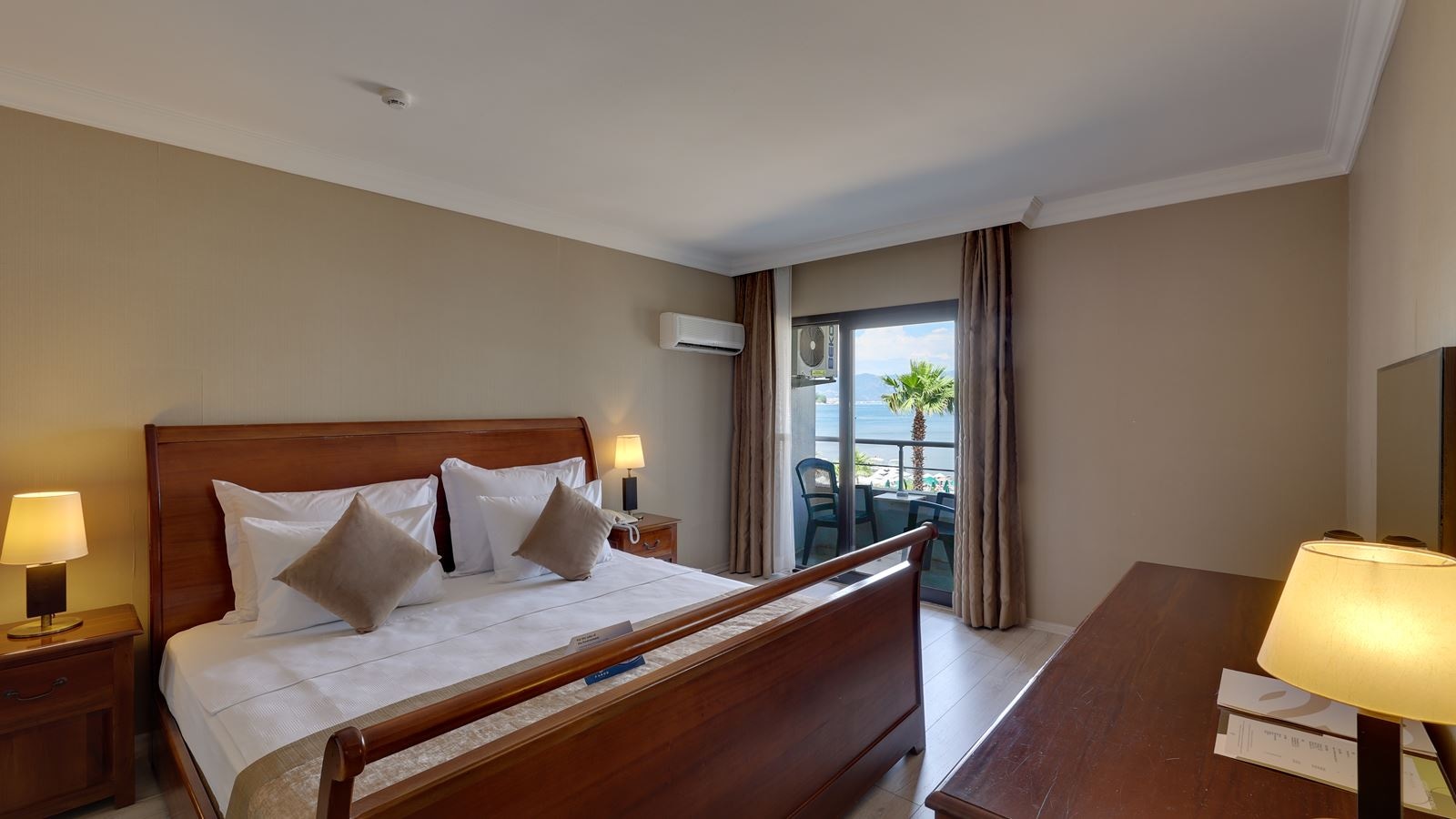rooms-suite-one-bedroom-sea-view