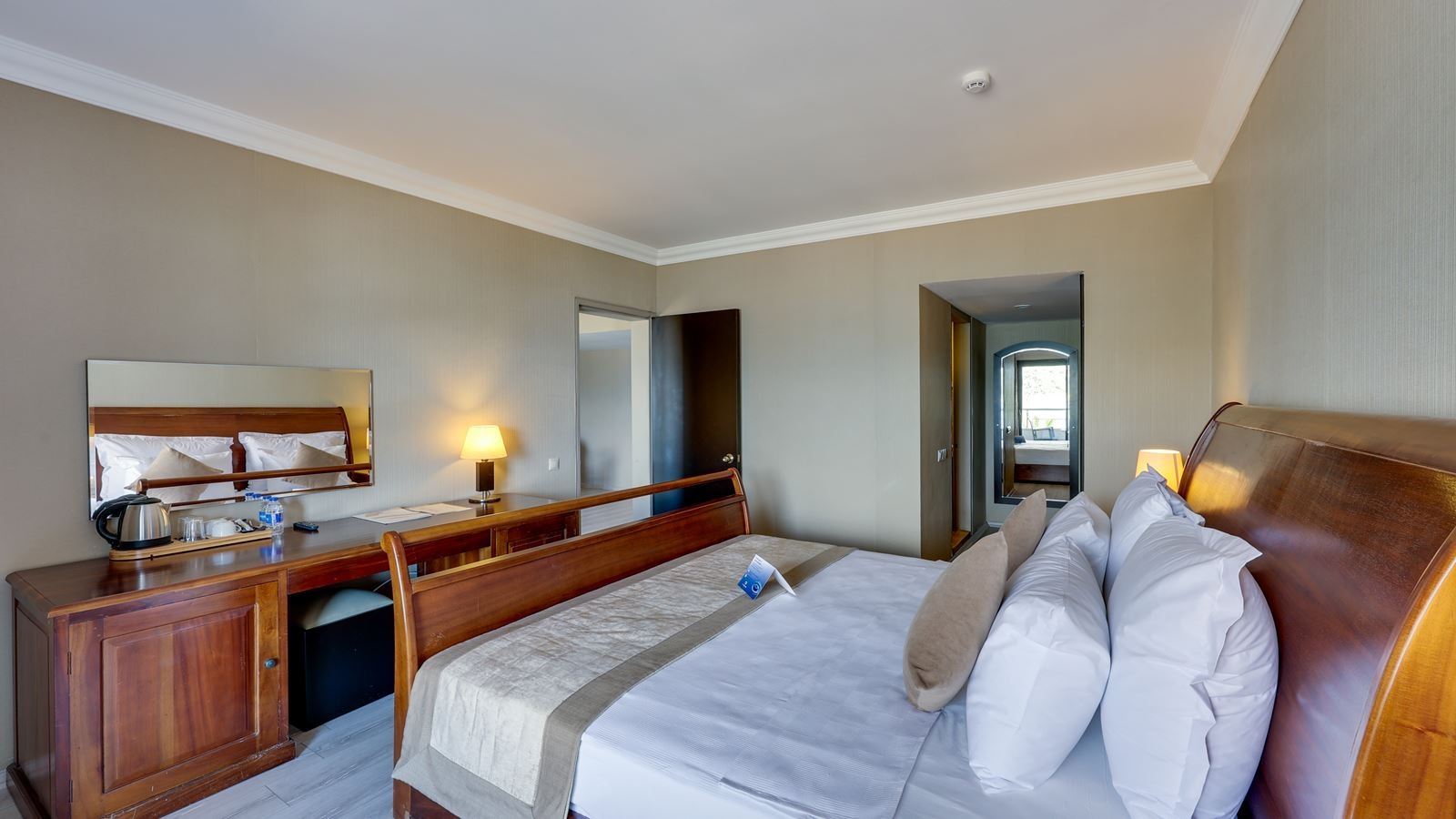 rooms-suite-one-bedroom-sea-view