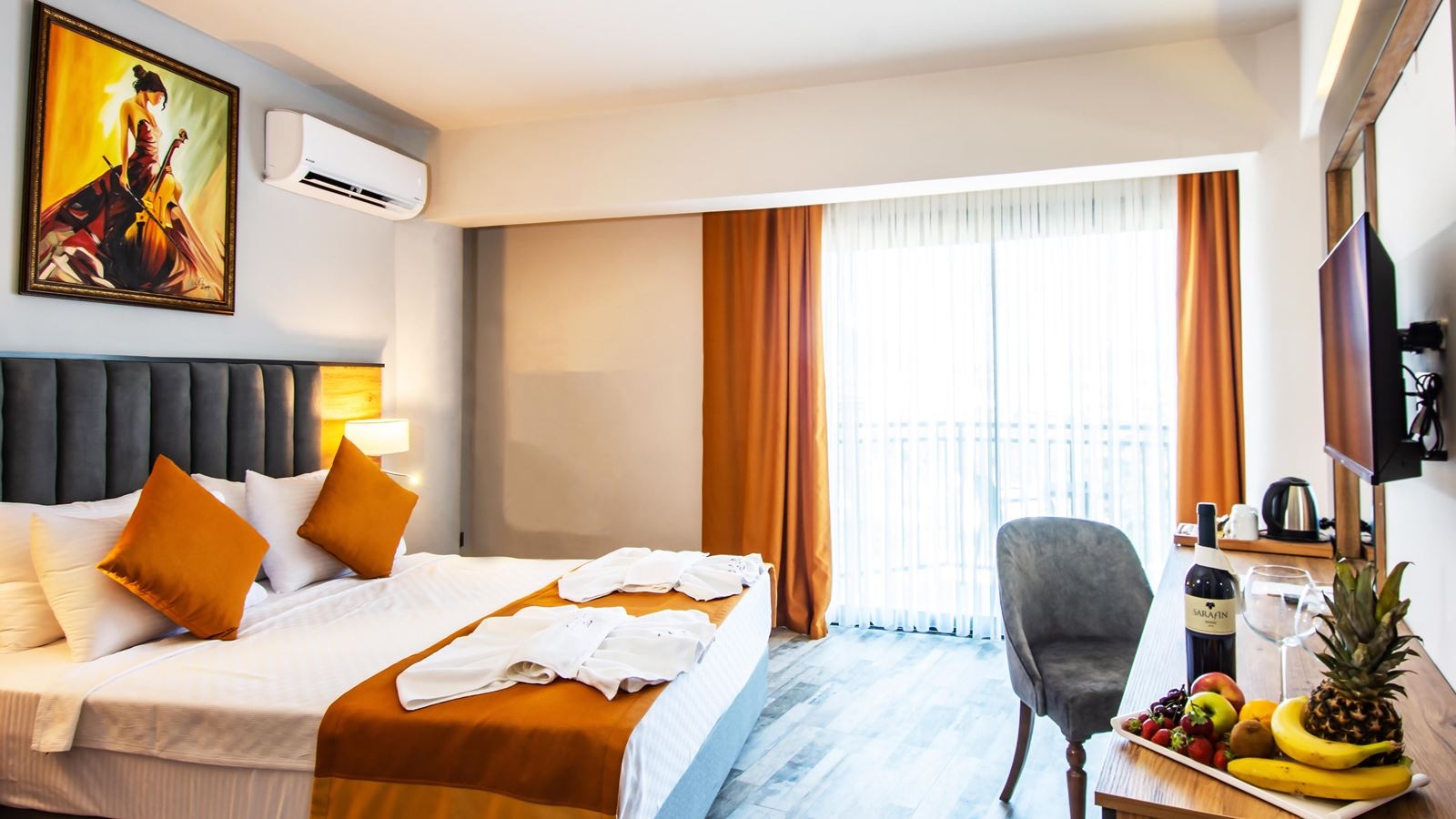 rooms-deluxe-land-view-room