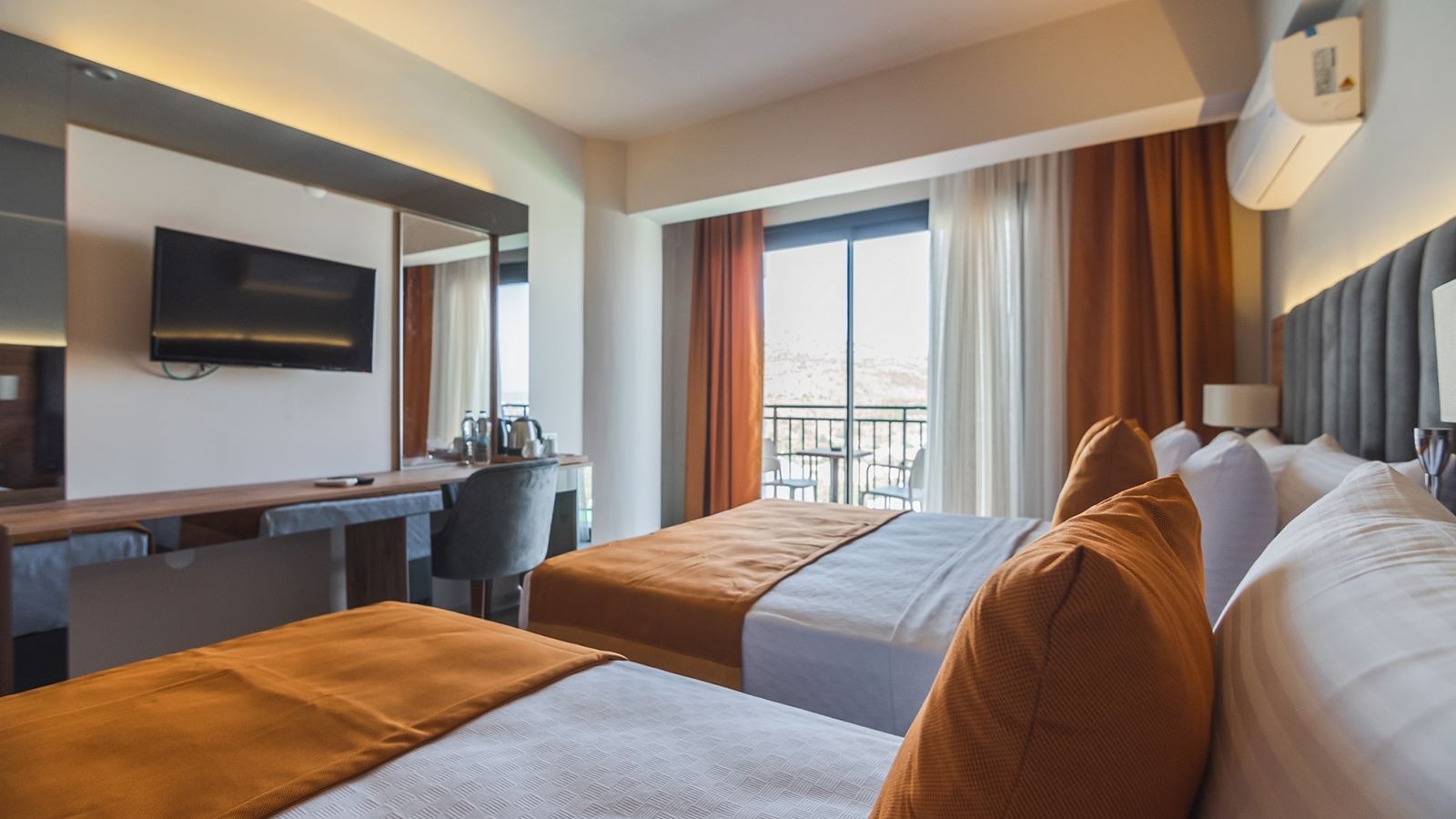 rooms-superior-sea-view-room