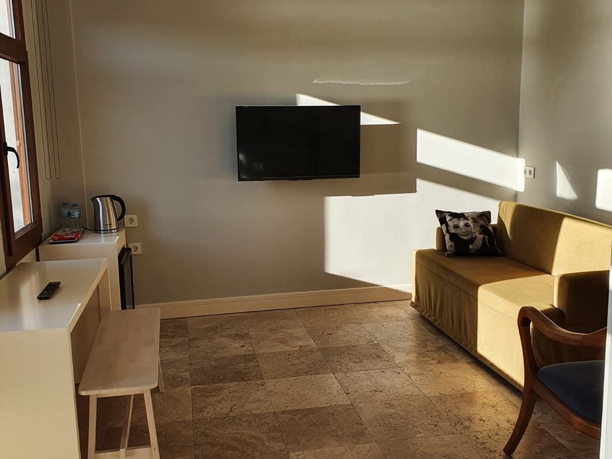 rooms-family-room-with-sea-wiev