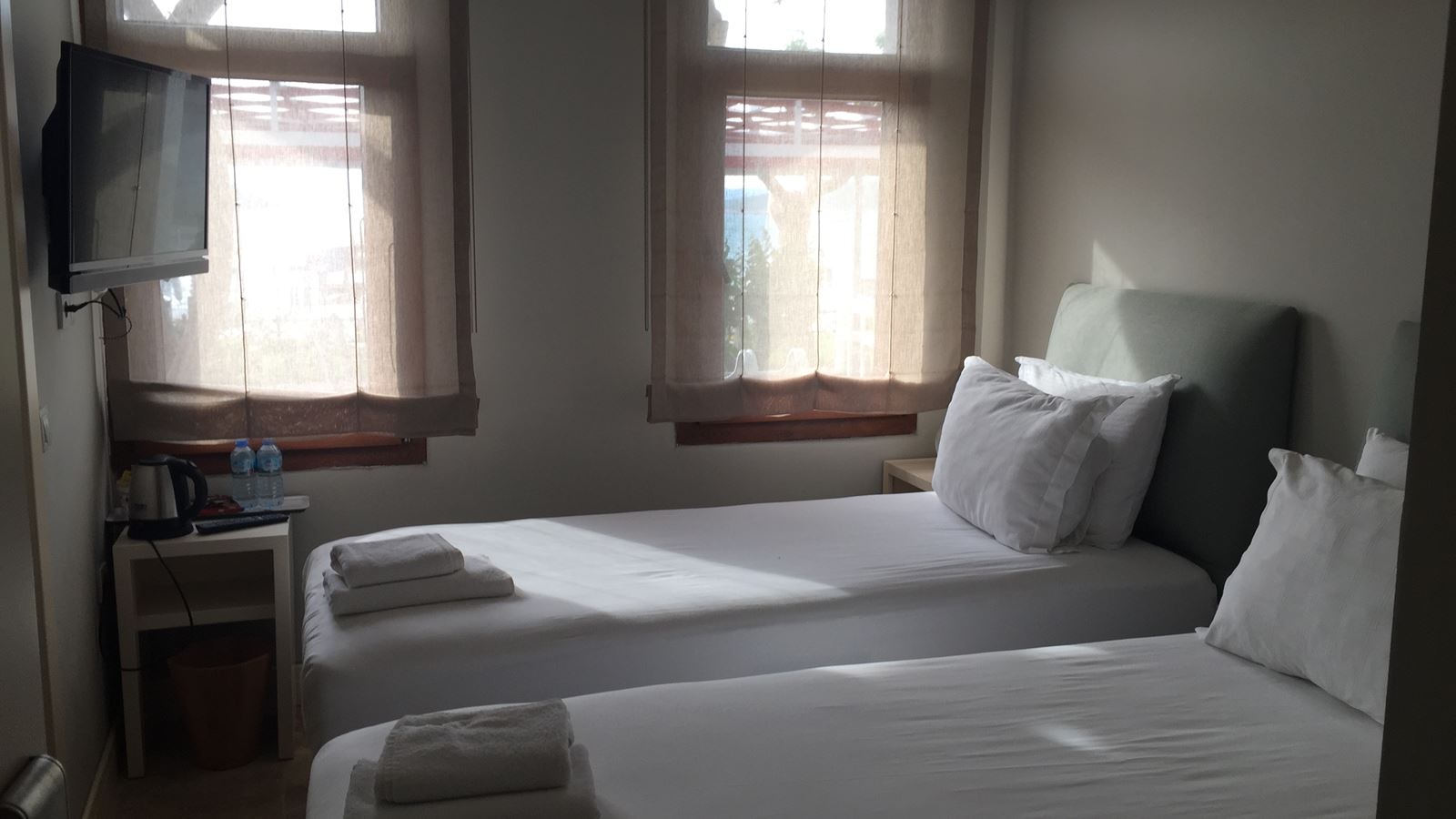 rooms-standart-single-room-with-sea-wiev