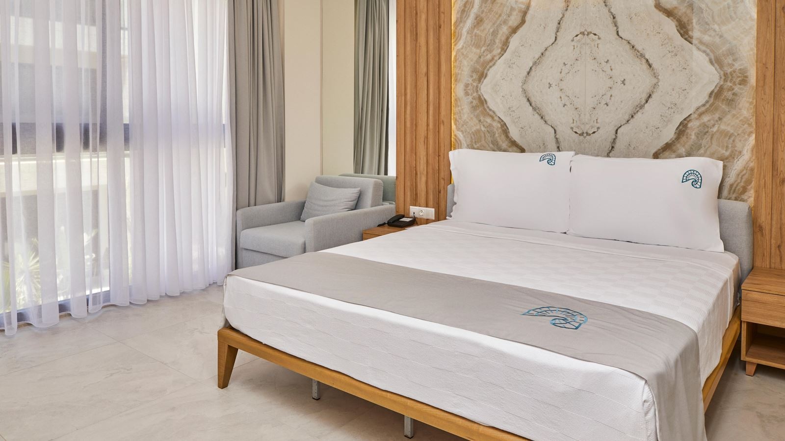 rooms-deluxe-room-with-garden-view