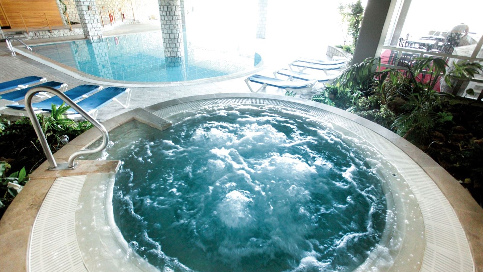 pools-indoor-pool