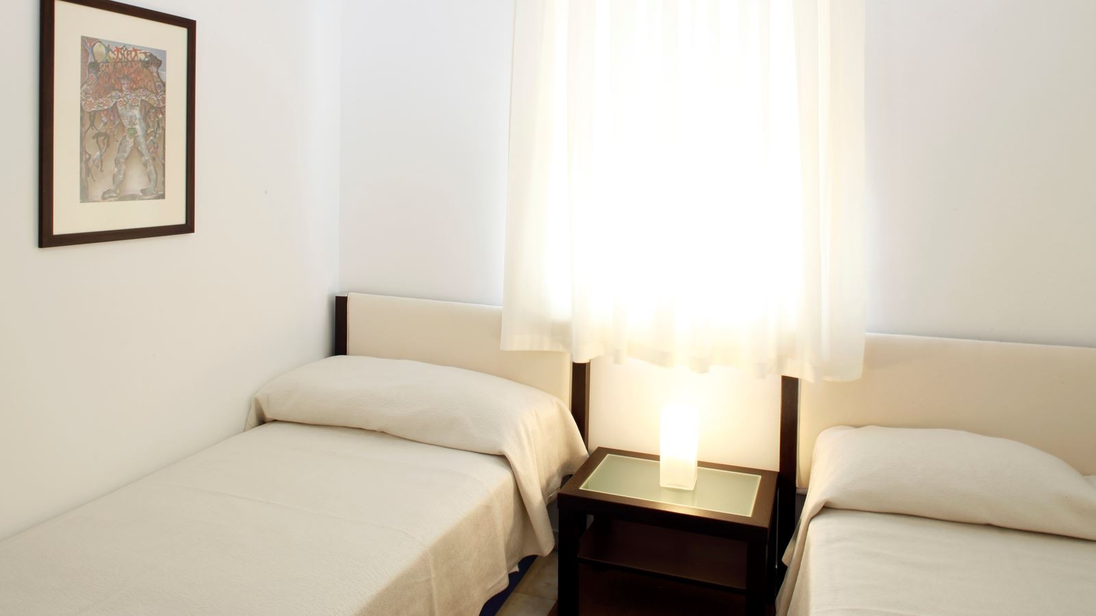 rooms-suite-2-bedrooms-land-view