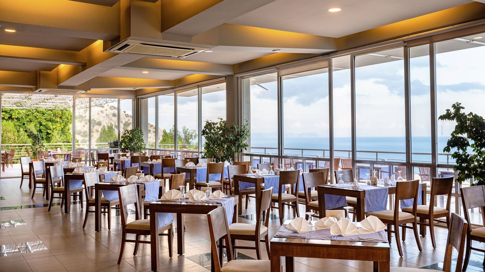 restaurants-main-building