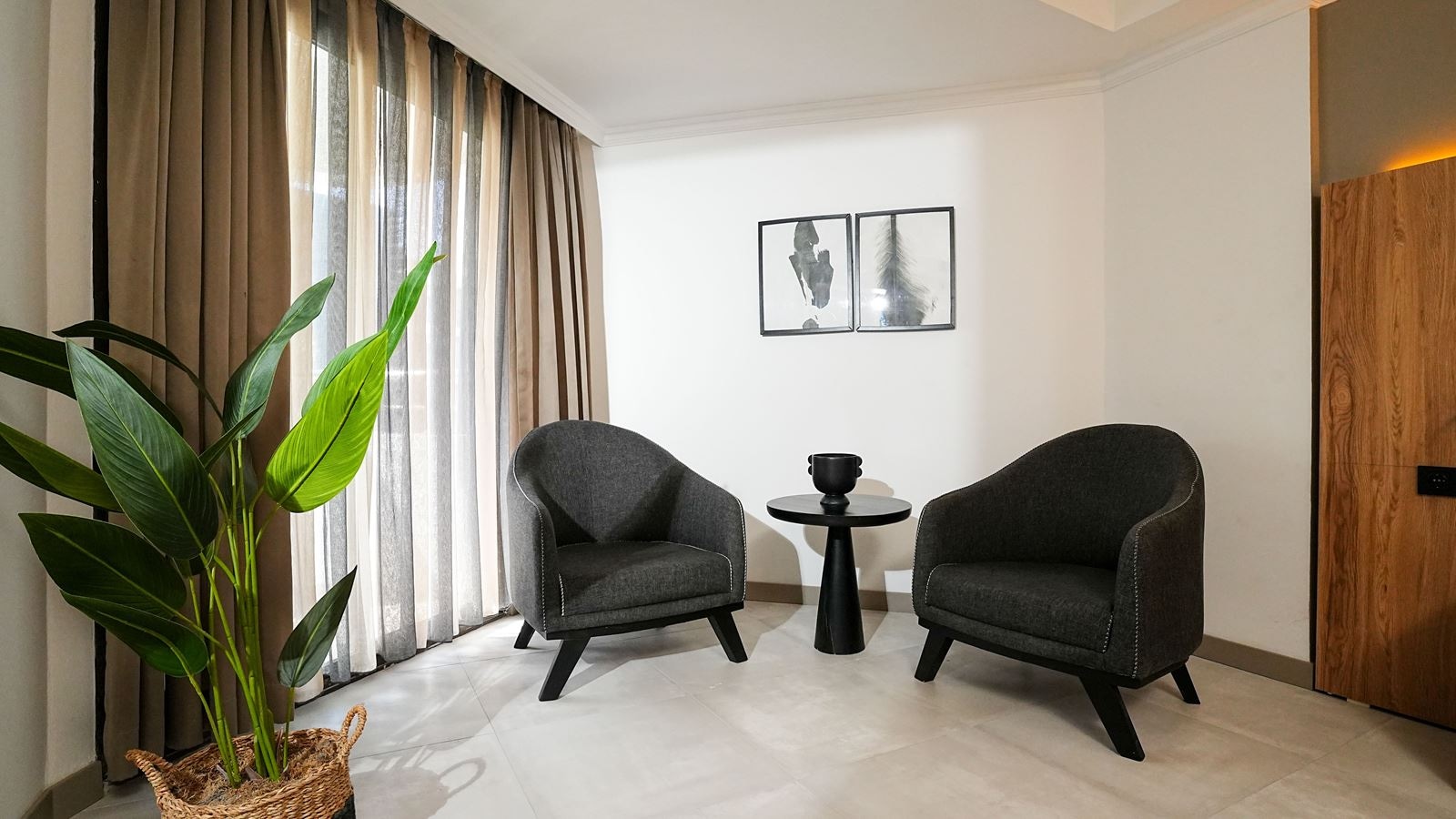 rooms-junior-suite-room