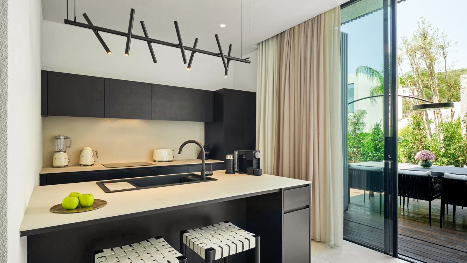 rooms-residence-garden-1+1