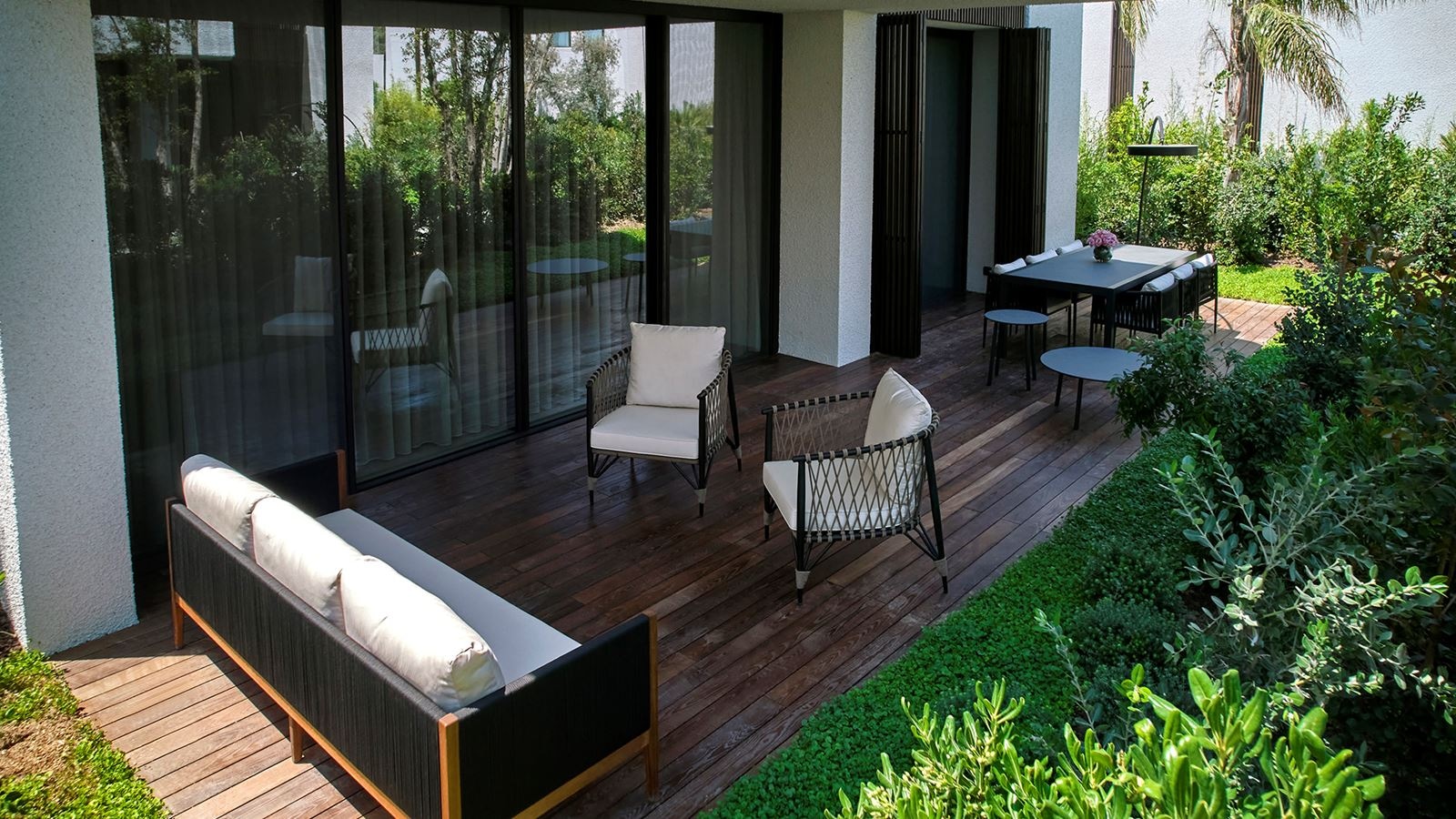 rooms-residence-garden-1+1