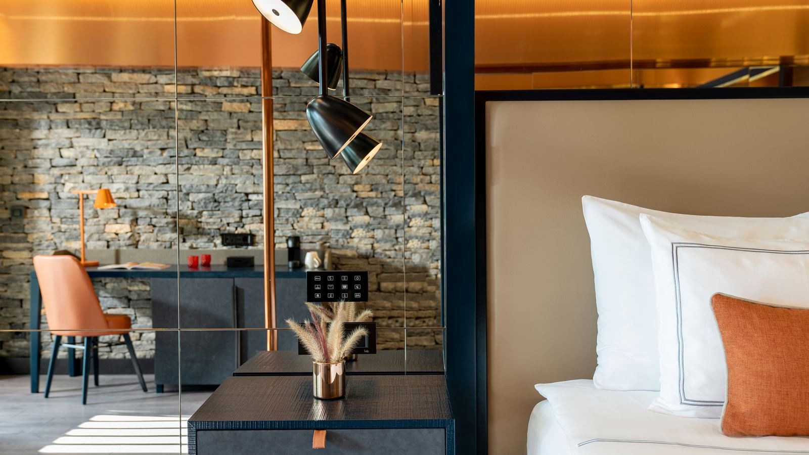 rooms-indigo-laguna-clubber-room