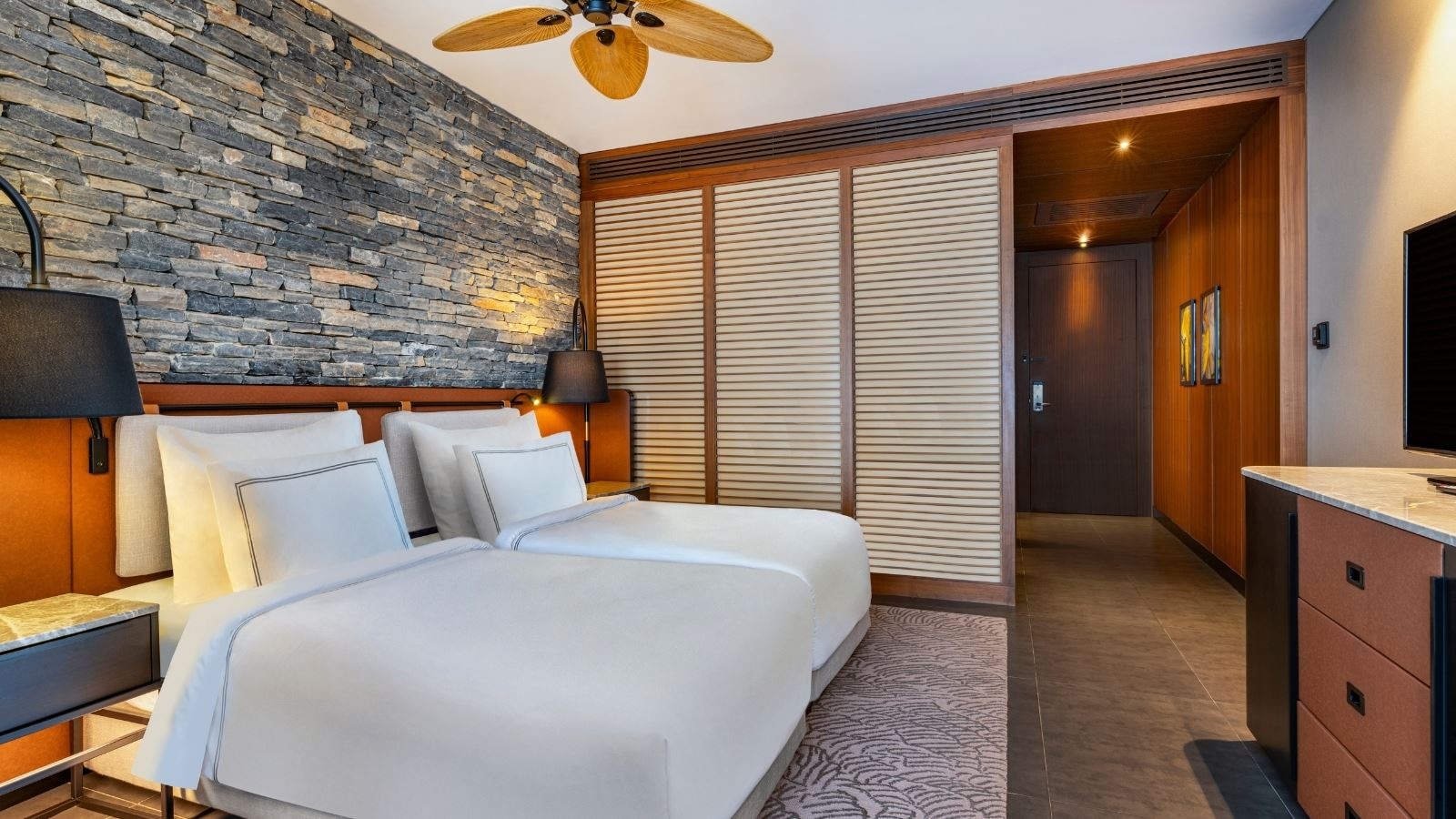 rooms-laguna-superior-room