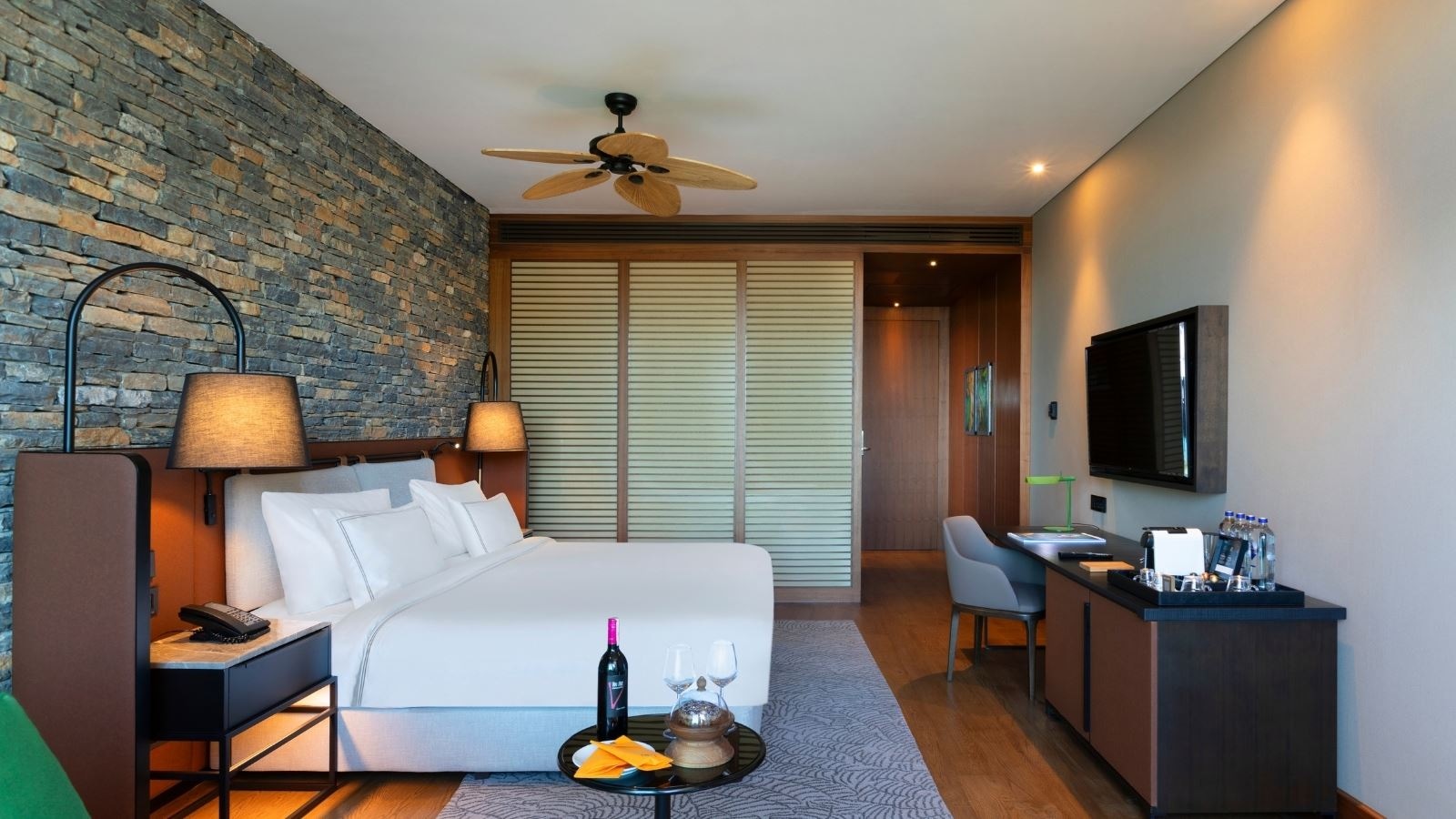 rooms-superior-room-sea-view